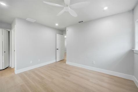 8034 Greenhollow Dallas TX 75240