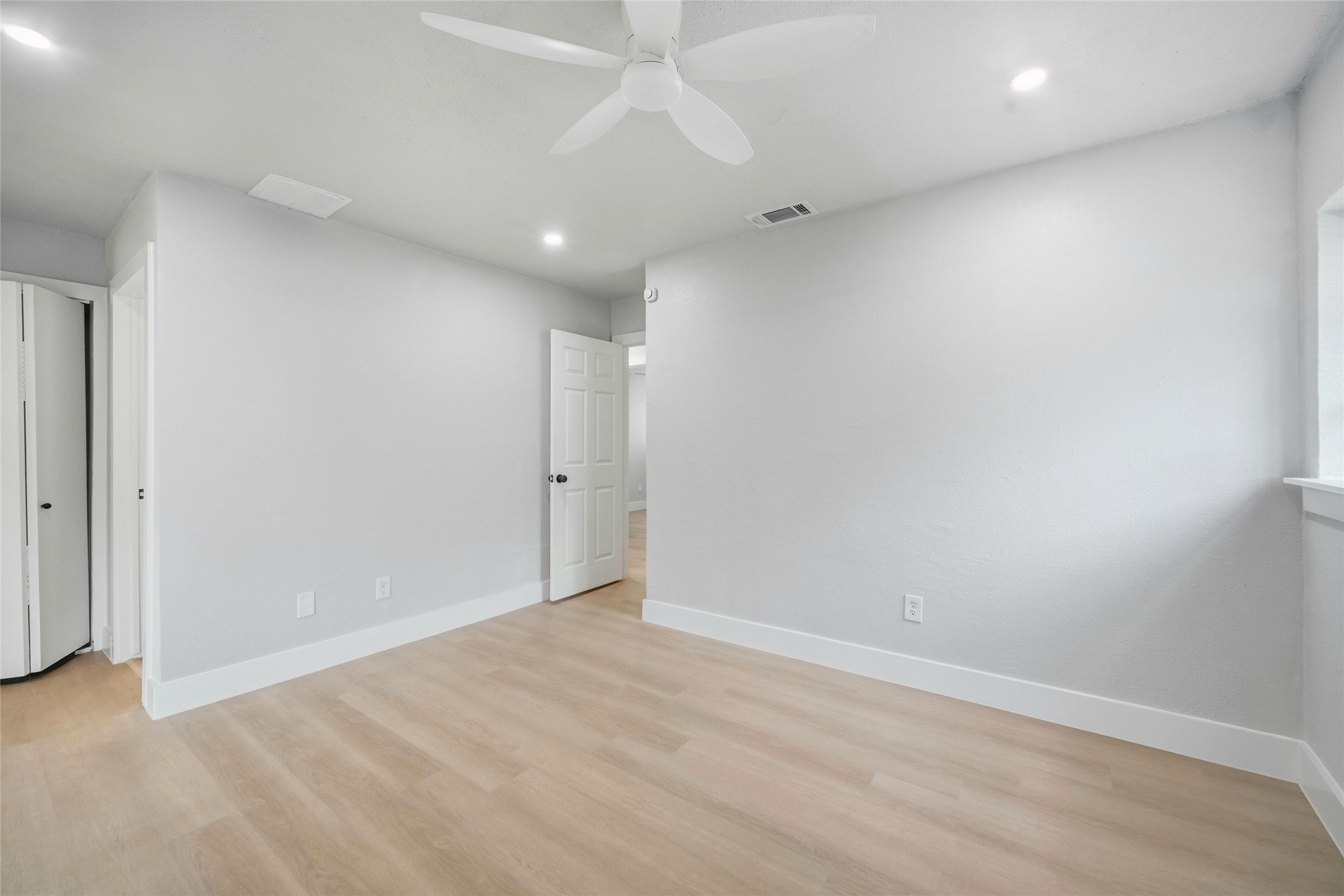 8034 Greenhollow Dallas TX 75240