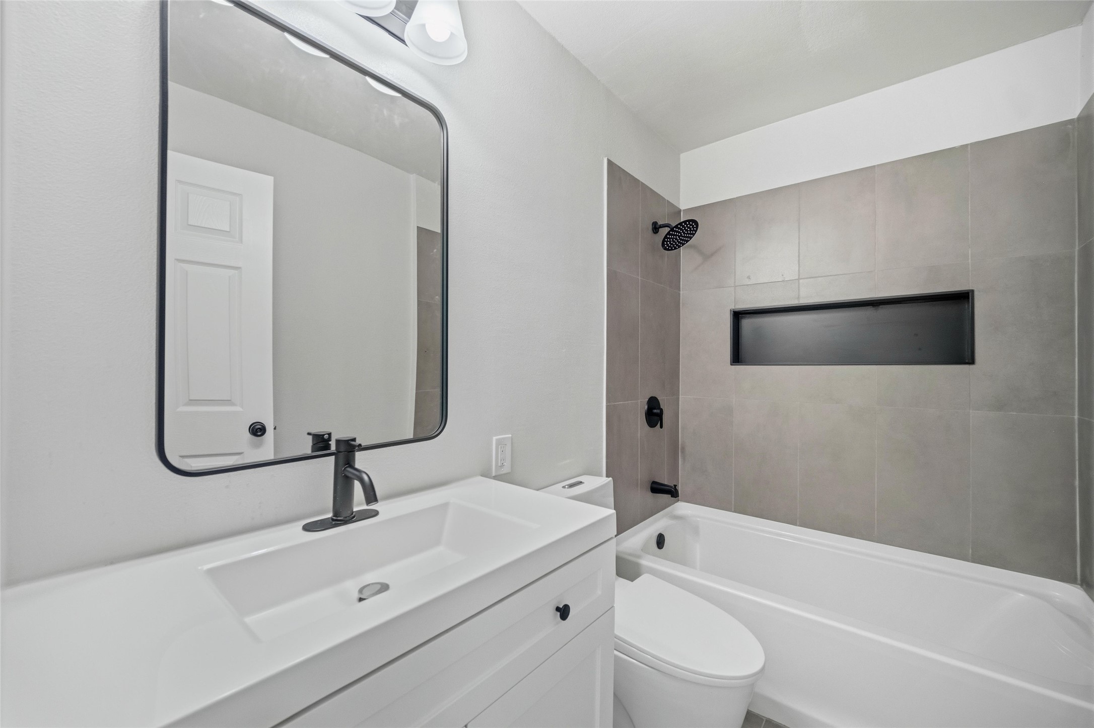 8034 Greenhollow Dallas TX 75240