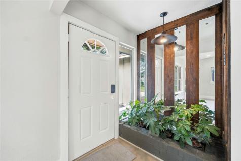 8034 Greenhollow Dallas TX 75240