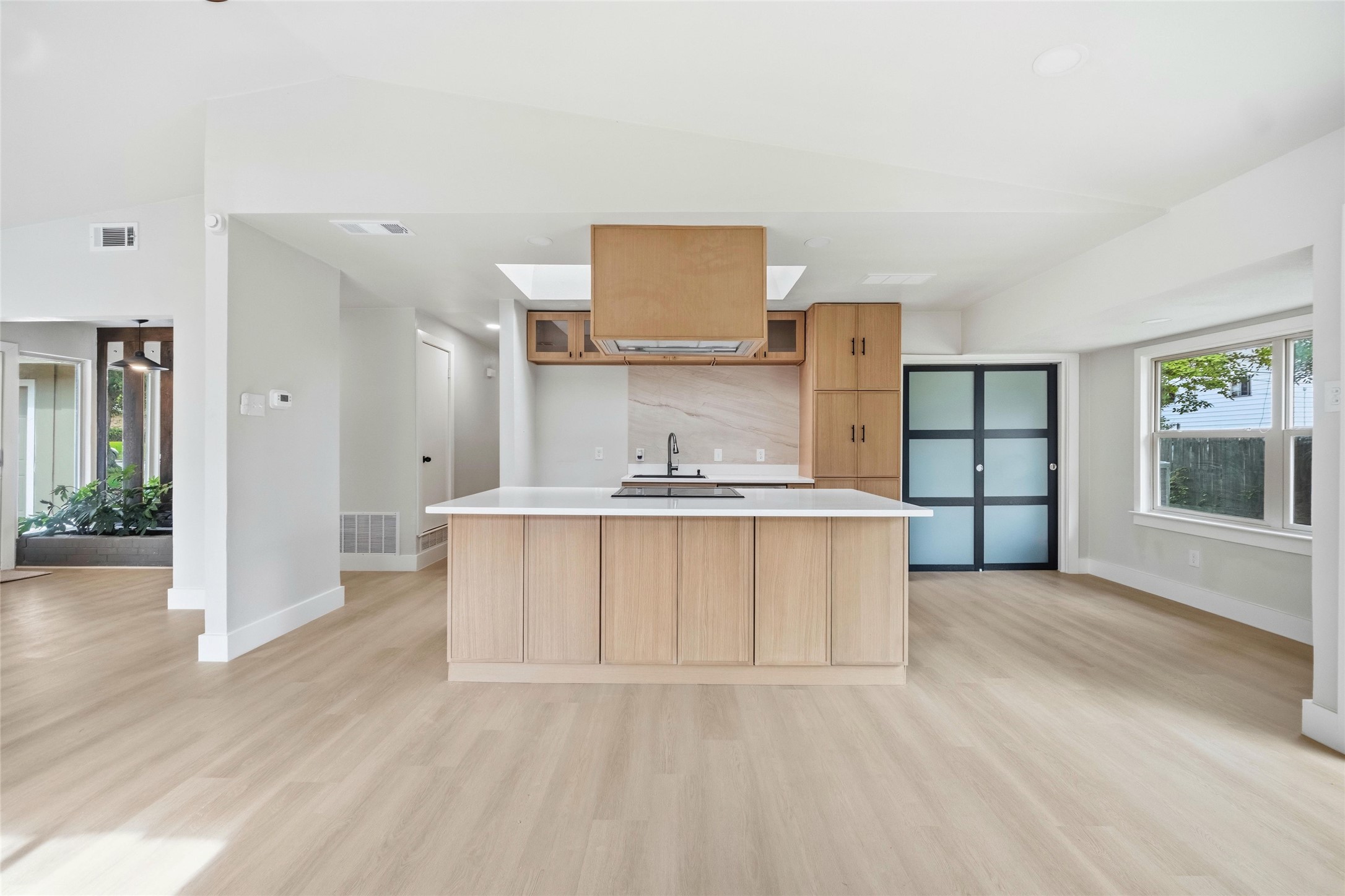 8034 Greenhollow Dallas TX 75240