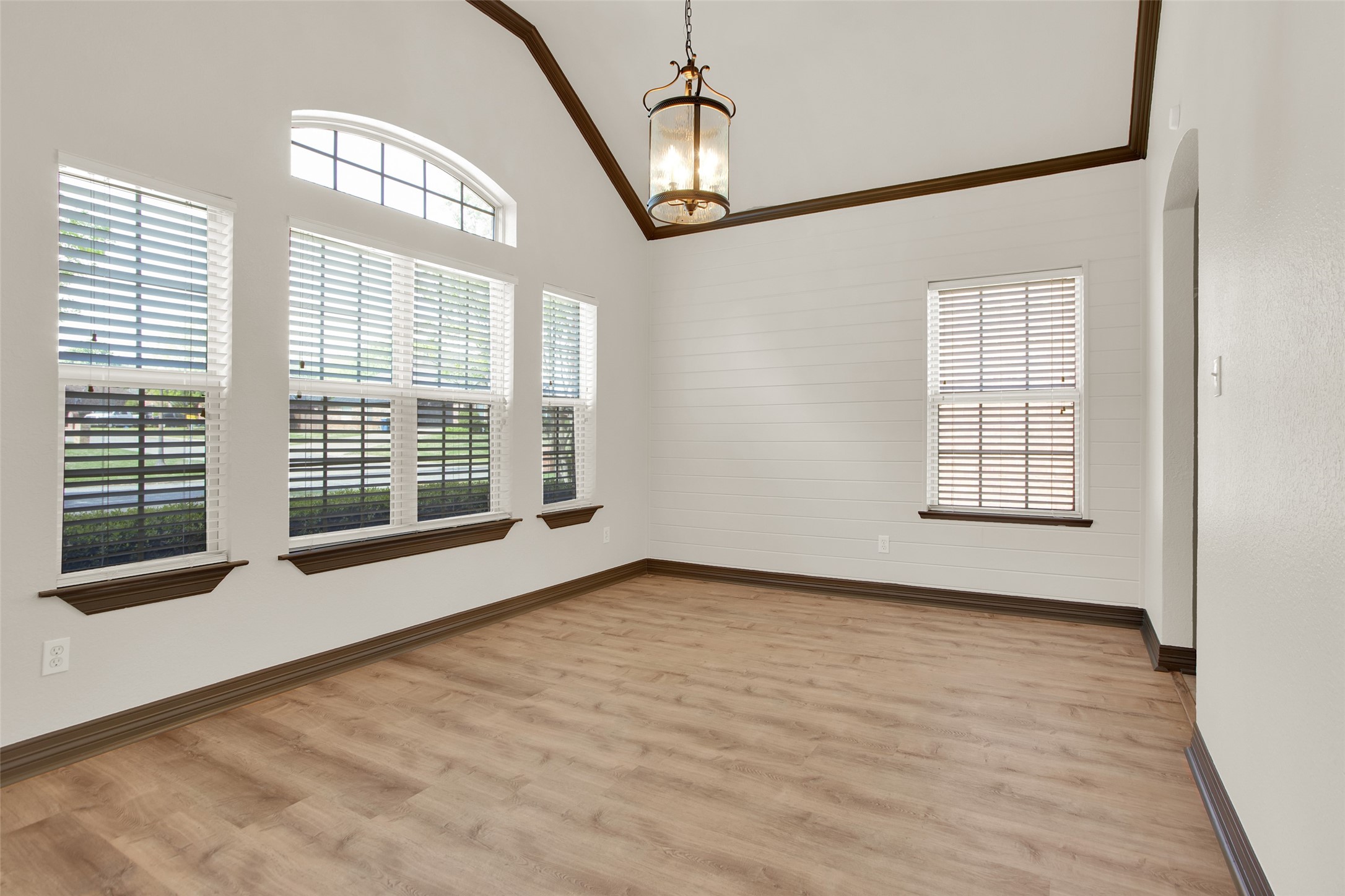 2111 Renaissance Drive Denison TX 75020