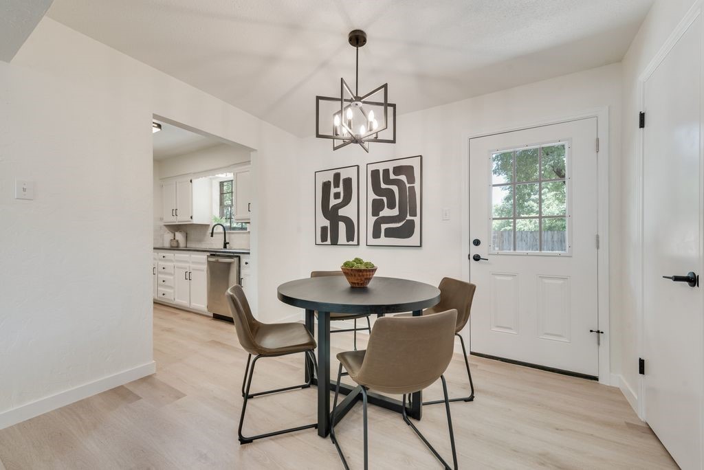 203 Sunset Court Arlington TX 76013
