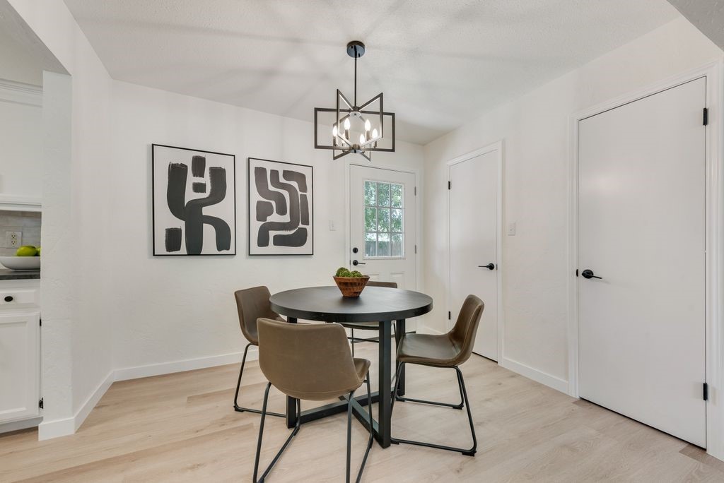 203 Sunset Court Arlington TX 76013