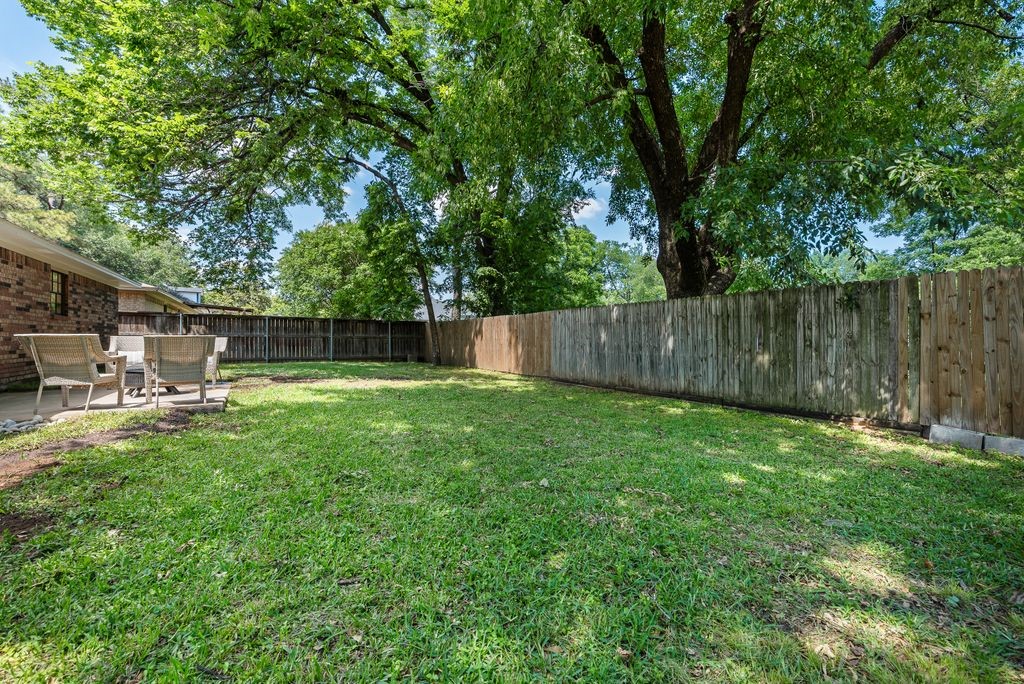 203 Sunset Court Arlington TX 76013