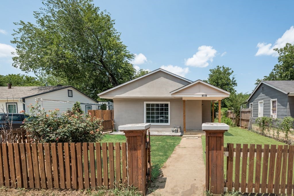 1608 Andrew Avenue Fort Worth TX 76105