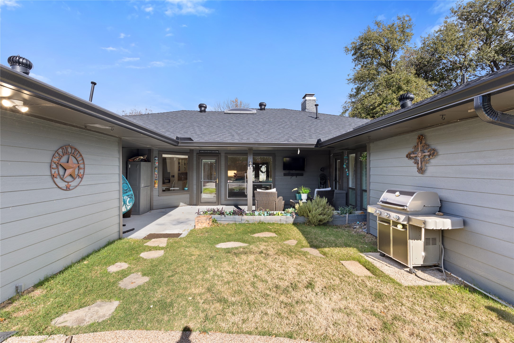 6818 Southpoint Drive Dallas TX 75248