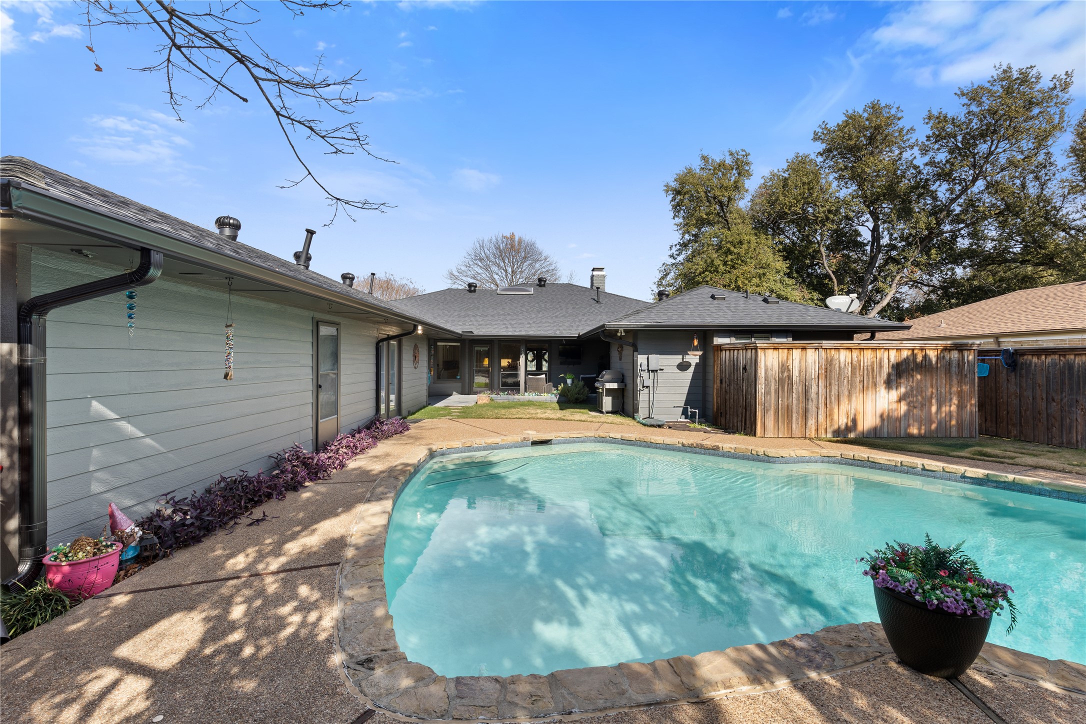 6818 Southpoint Drive Dallas TX 75248