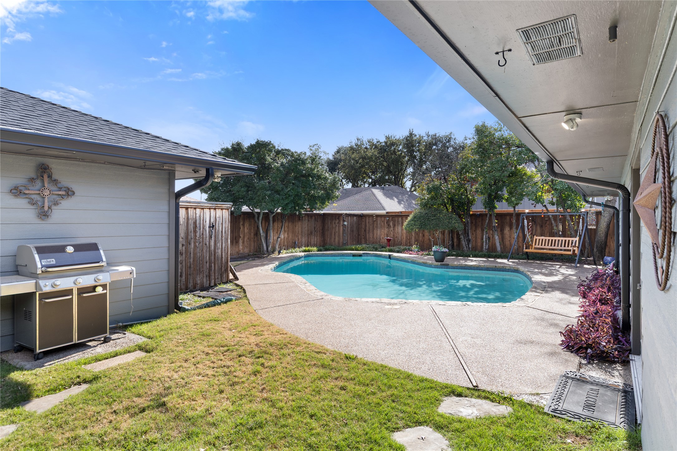 6818 Southpoint Drive Dallas TX 75248