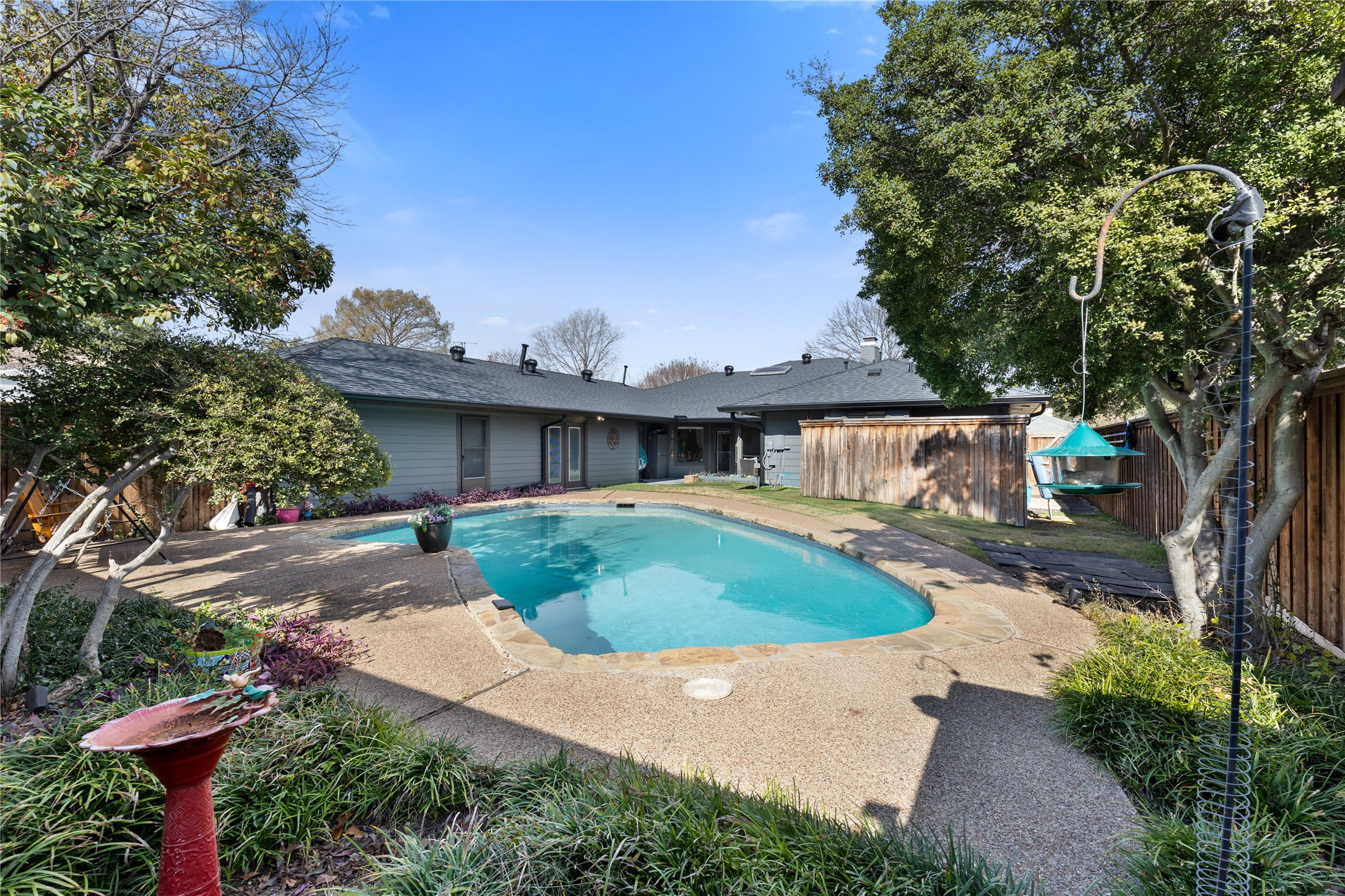 6818 Southpoint Drive Dallas TX 75248