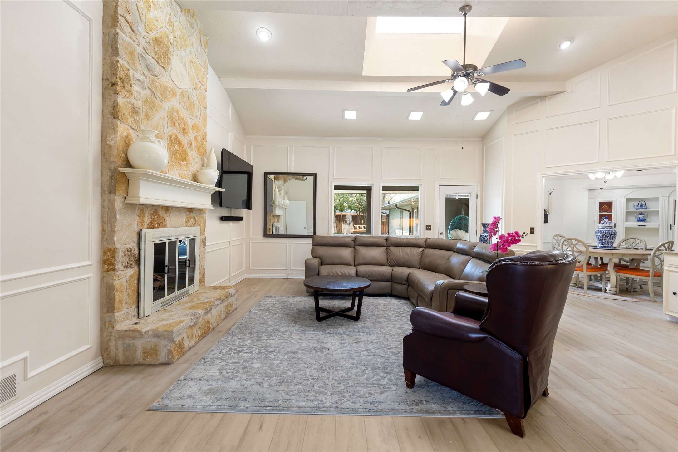 6818 Southpoint Drive Dallas TX 75248
