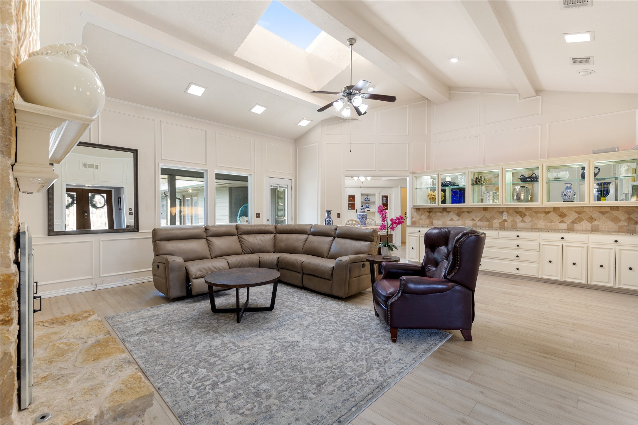 6818 Southpoint Drive Dallas TX 75248