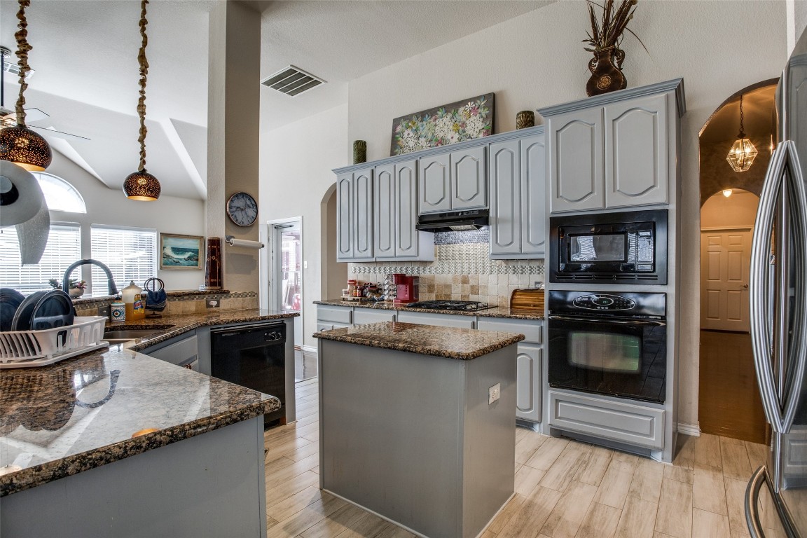 408 Crestone Street Desoto TX 75115
