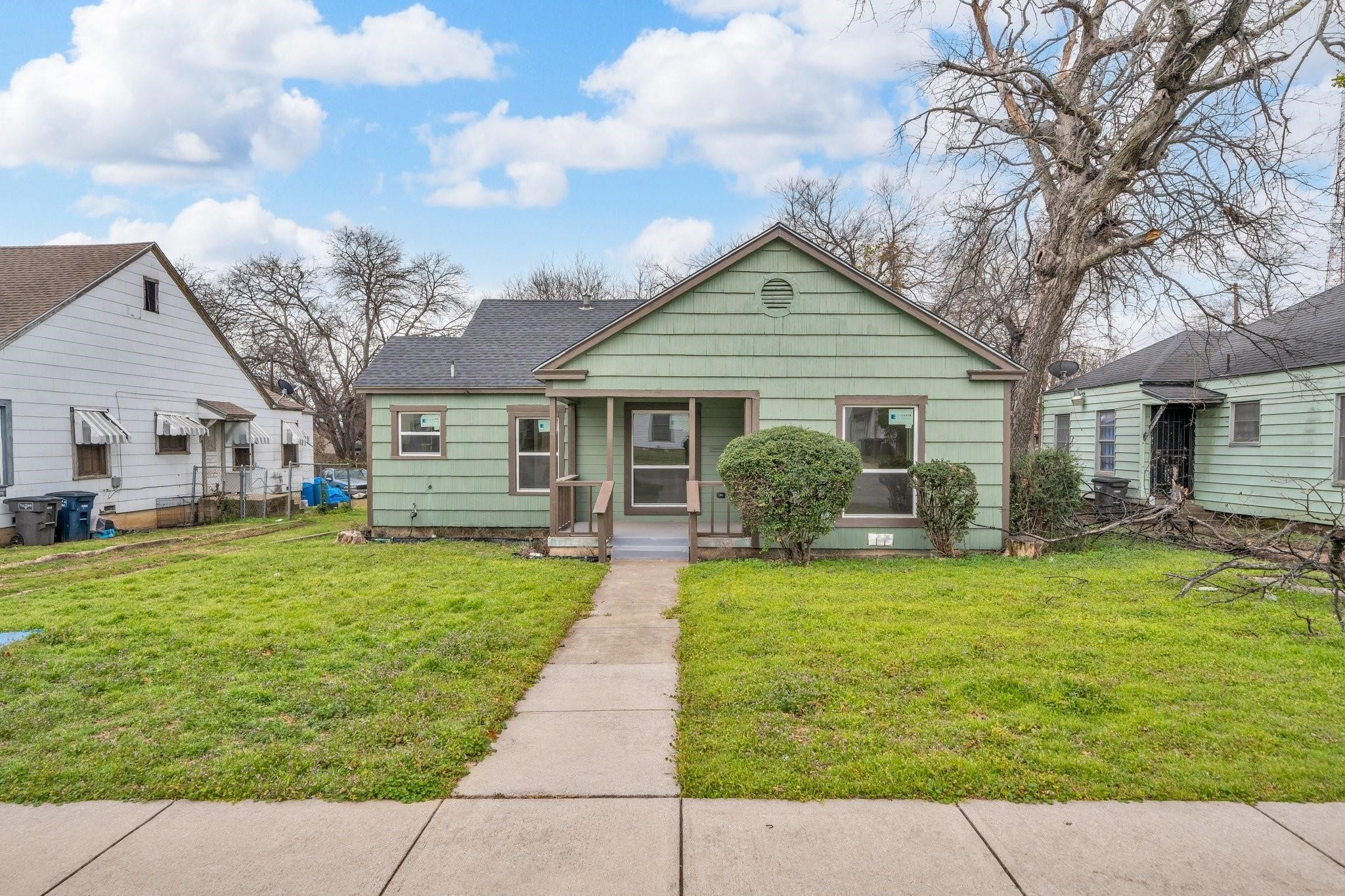 812 E Robert Street Fort Worth TX 76104