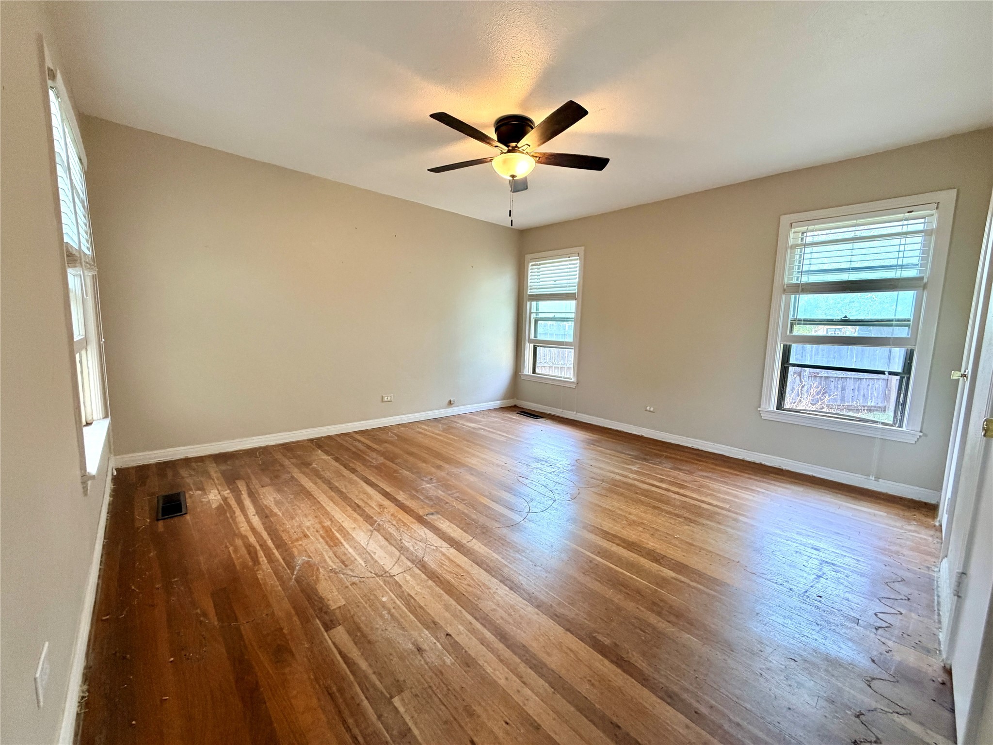 1611 Live Oak Street Goldthwaite TX 76844