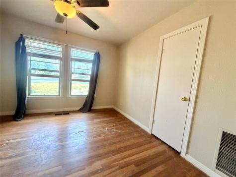 1611 Live Oak Street Goldthwaite TX 76844