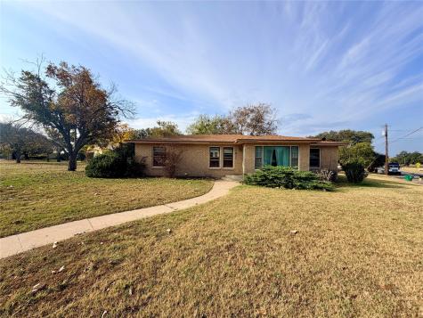 1611 Live Oak Street Goldthwaite TX 76844