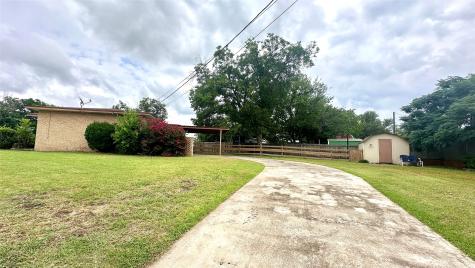 1611 Live Oak Street Goldthwaite TX 76844