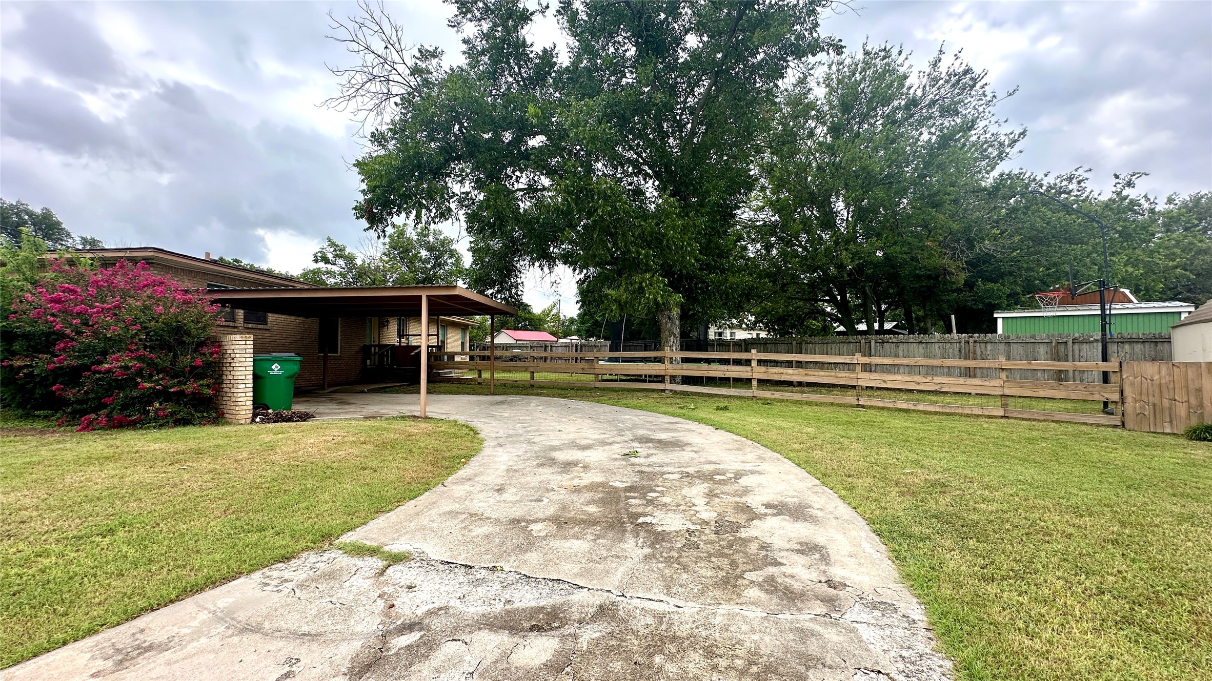 1611 Live Oak Street Goldthwaite TX 76844