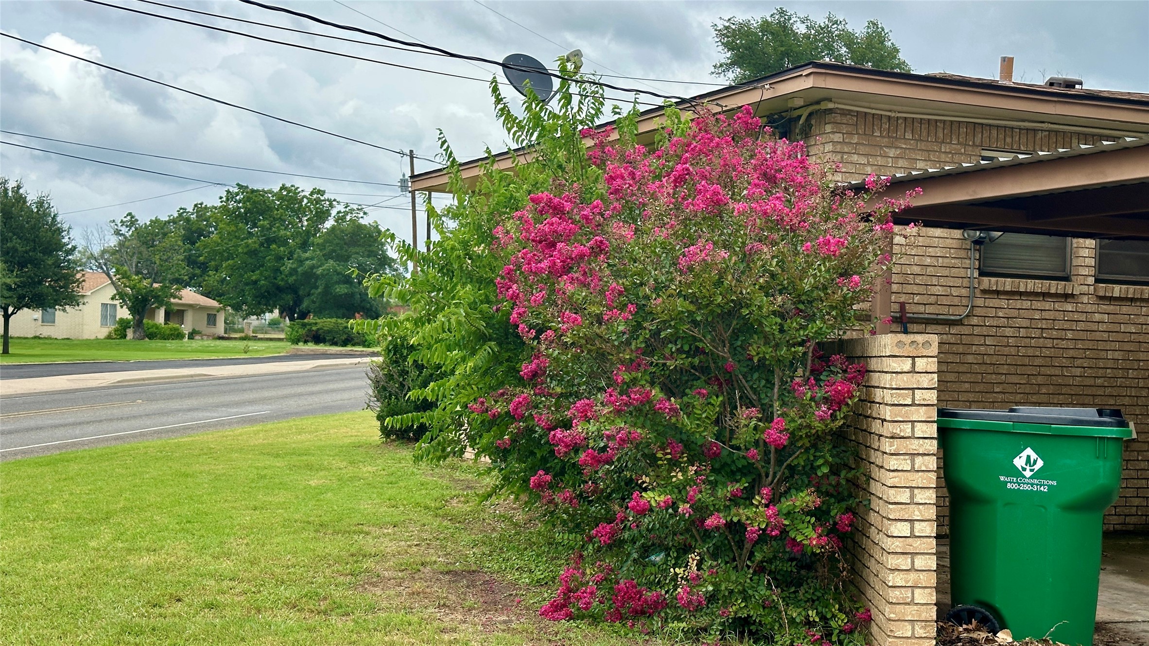 1611 Live Oak Street Goldthwaite TX 76844