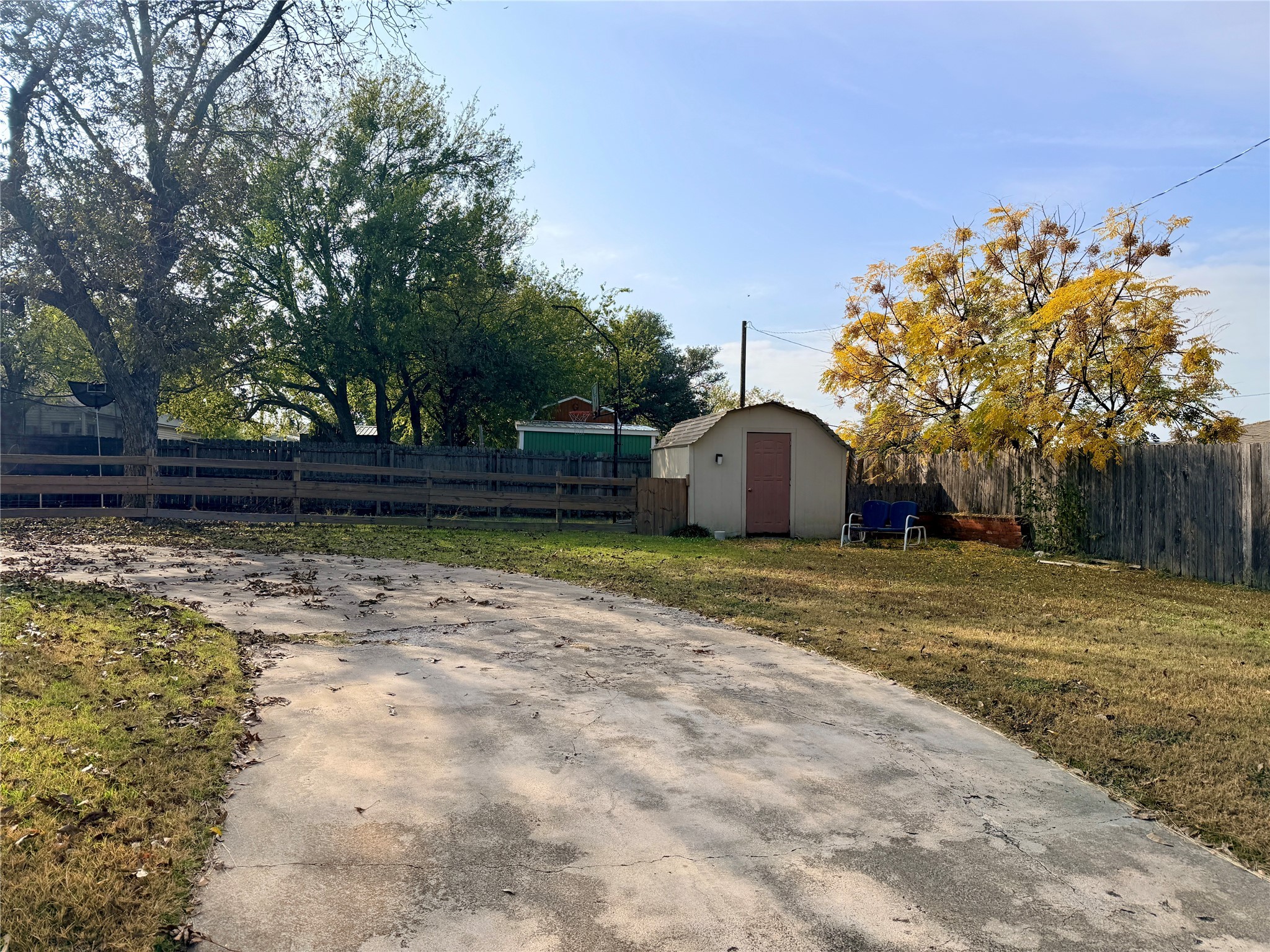 1611 Live Oak Street Goldthwaite TX 76844