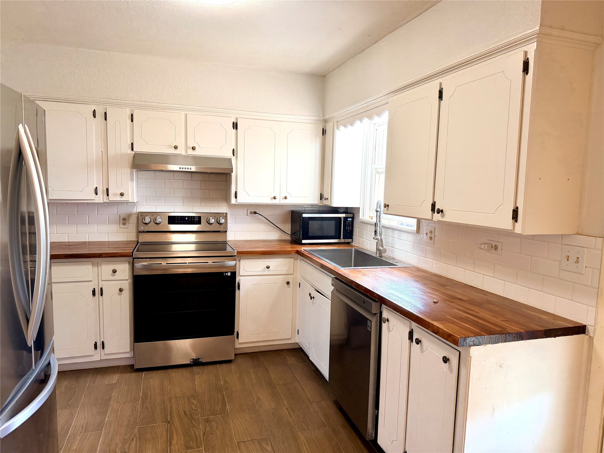 1611 Live Oak Street Goldthwaite TX 76844