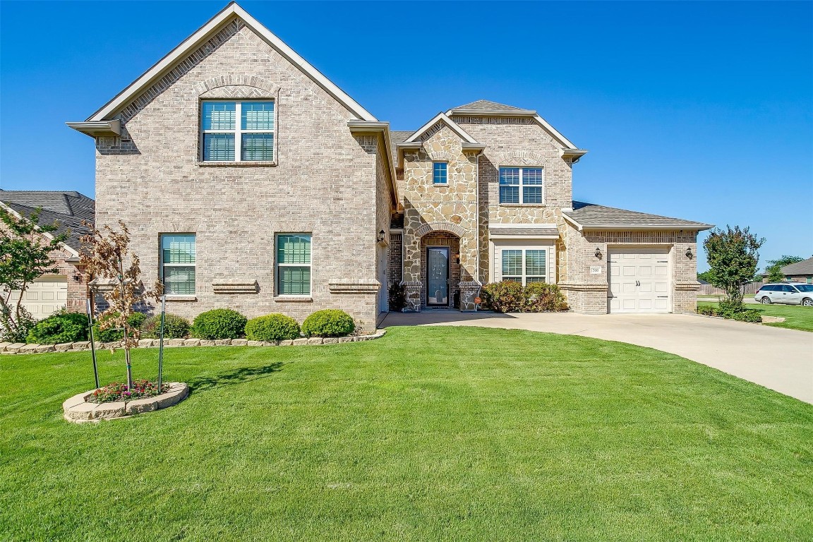 200 White Oak Court Crowley TX 76036