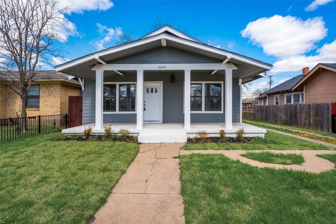 2647 W Brooklyn Avenue Dallas TX 75211