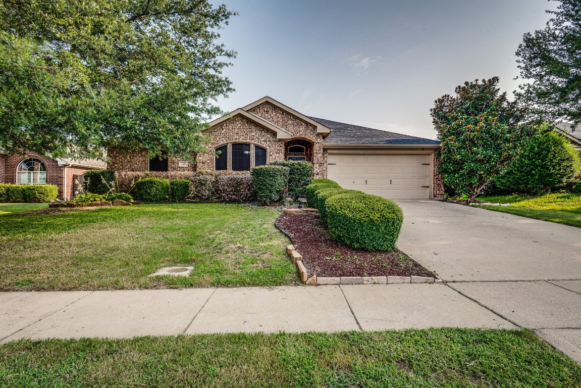 1005 Crooked Creek Court Midlothian TX 76065