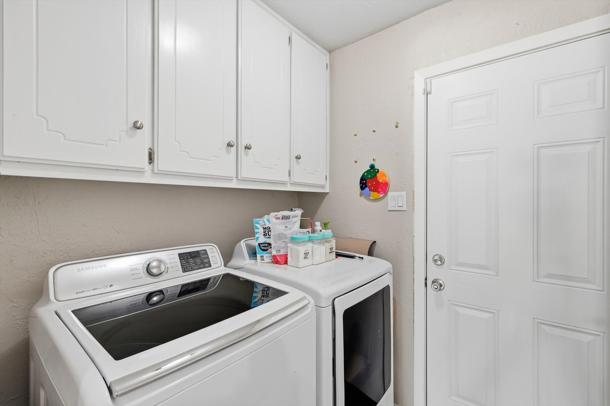 2413 Meadow View Bedford TX 76021