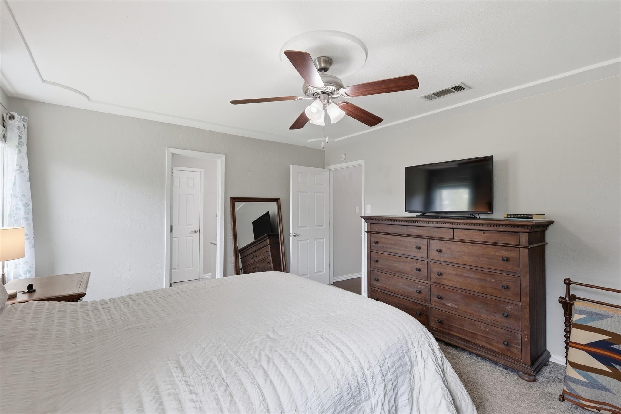2413 Meadow View Bedford TX 76021