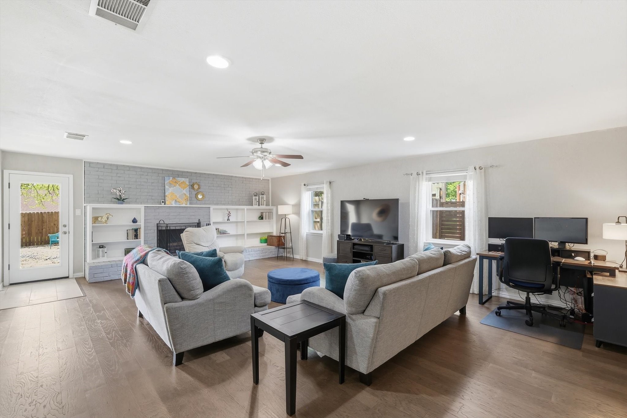 2413 Meadow View Bedford TX 76021