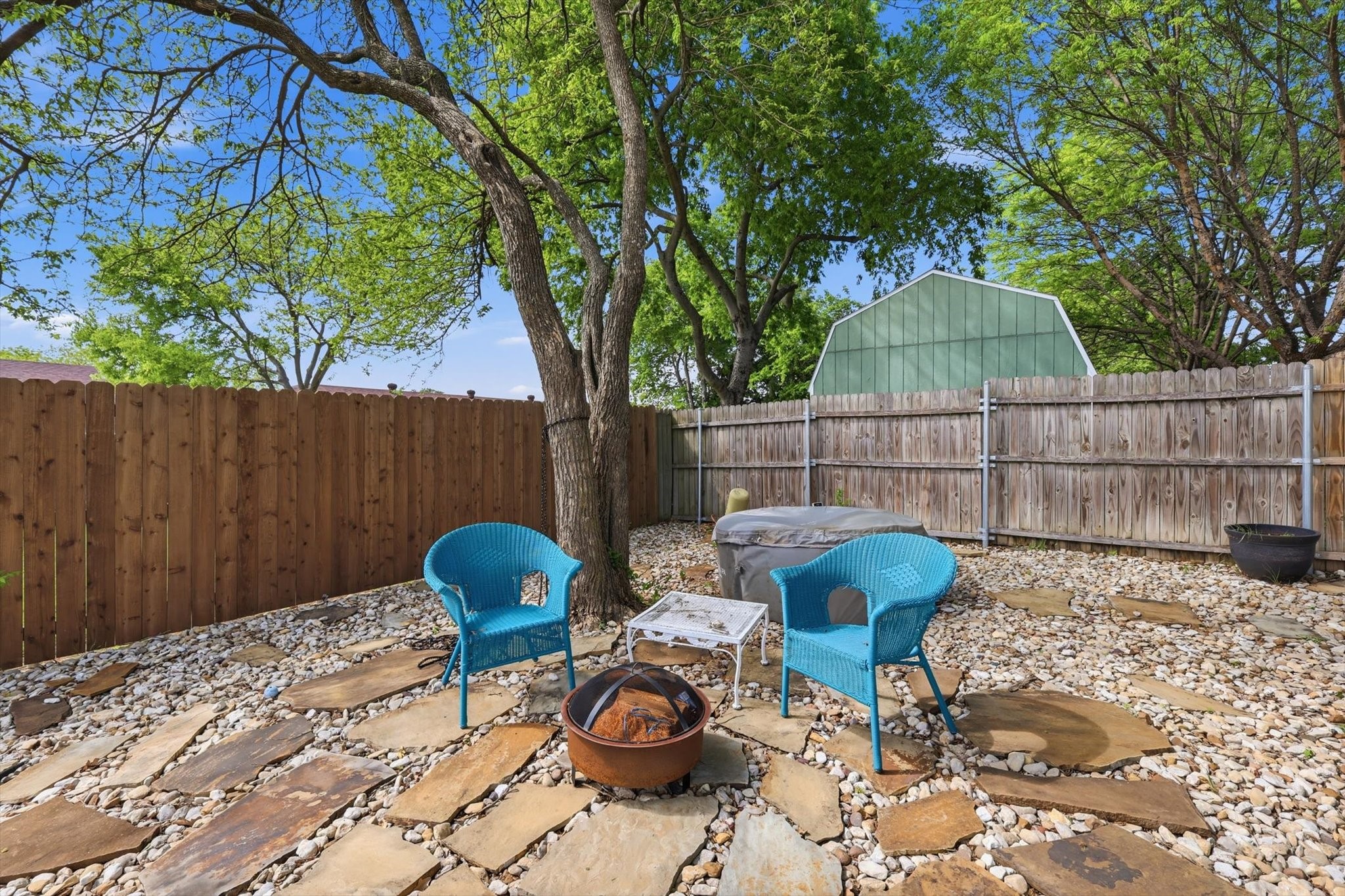 2413 Meadow View Bedford TX 76021