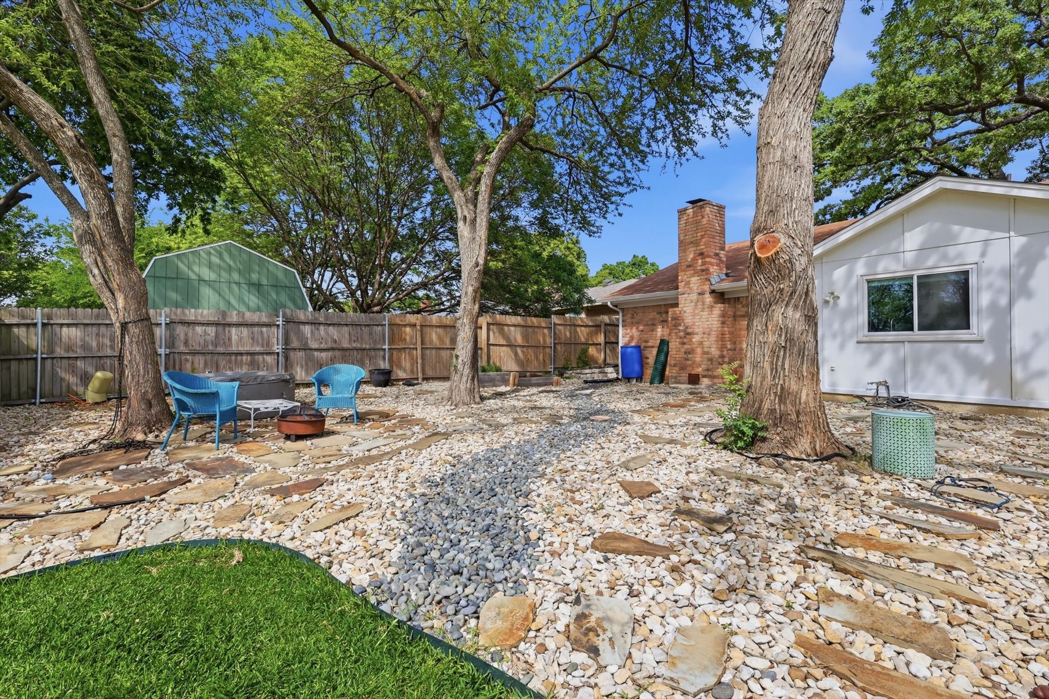 2413 Meadow View Bedford TX 76021