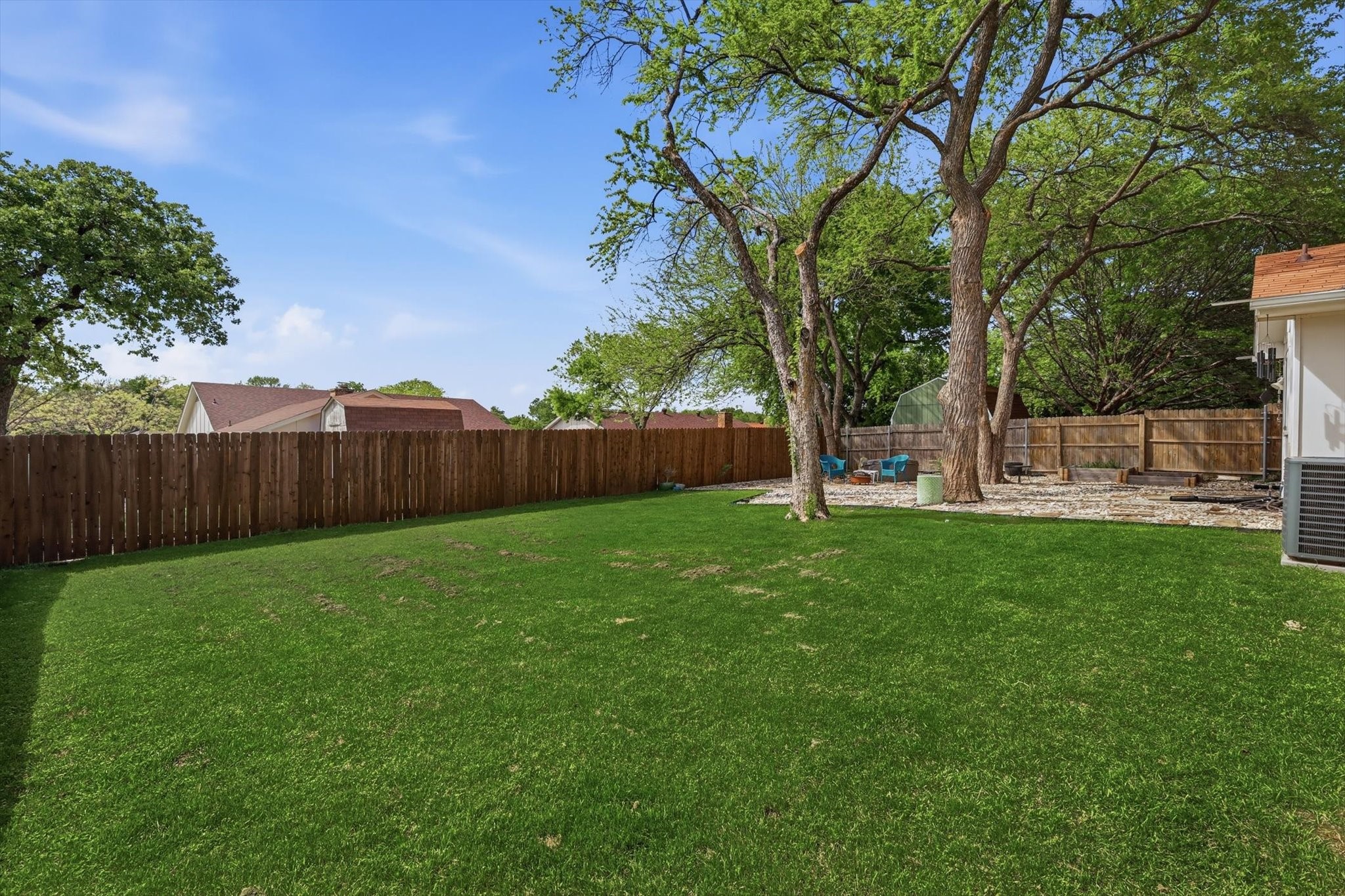 2413 Meadow View Bedford TX 76021
