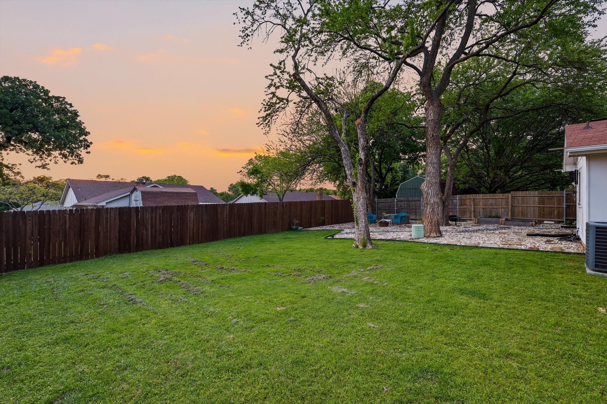2413 Meadow View Bedford TX 76021