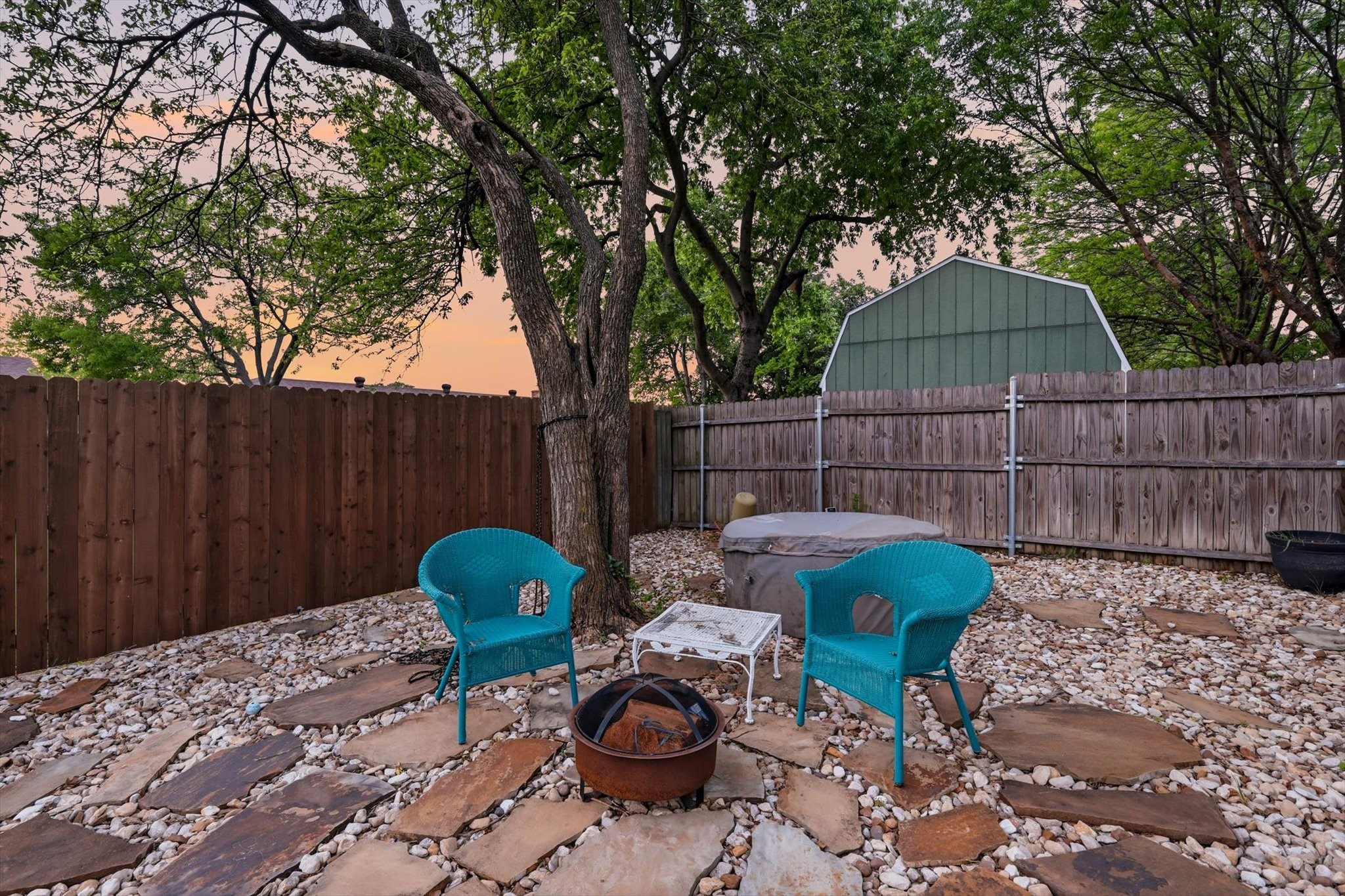 2413 Meadow View Bedford TX 76021