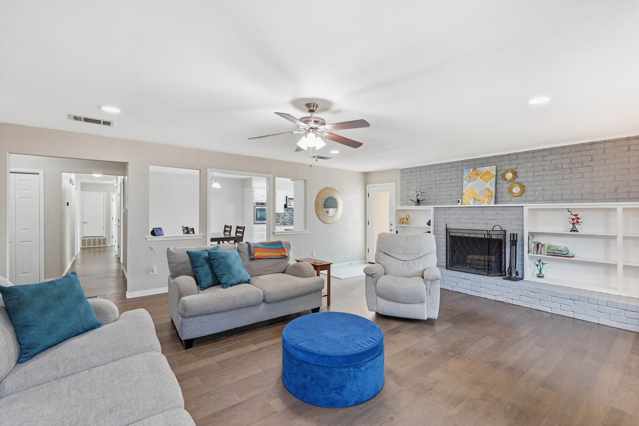 2413 Meadow View Bedford TX 76021