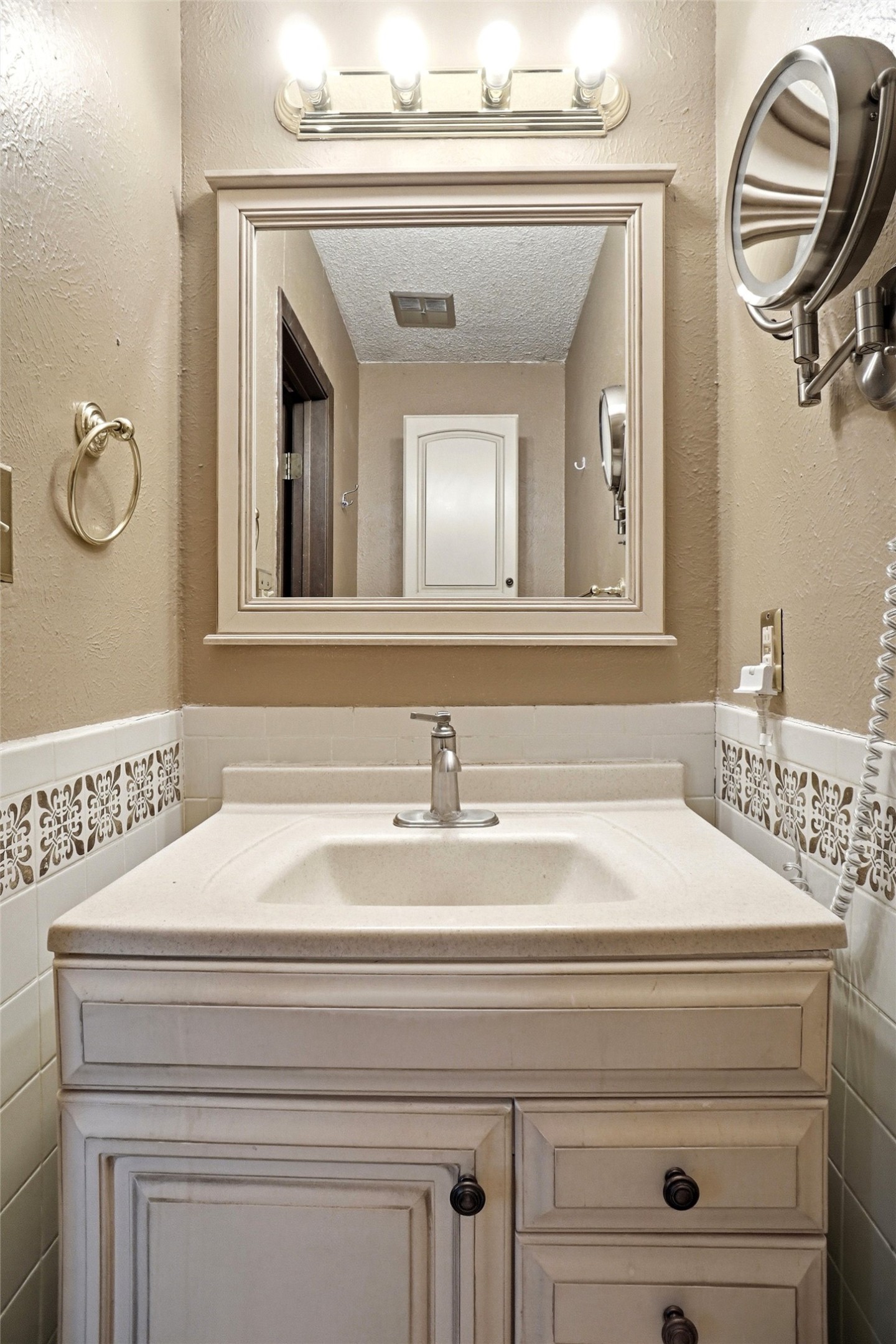 841 Lake View Ridge White Settlement TX 76108