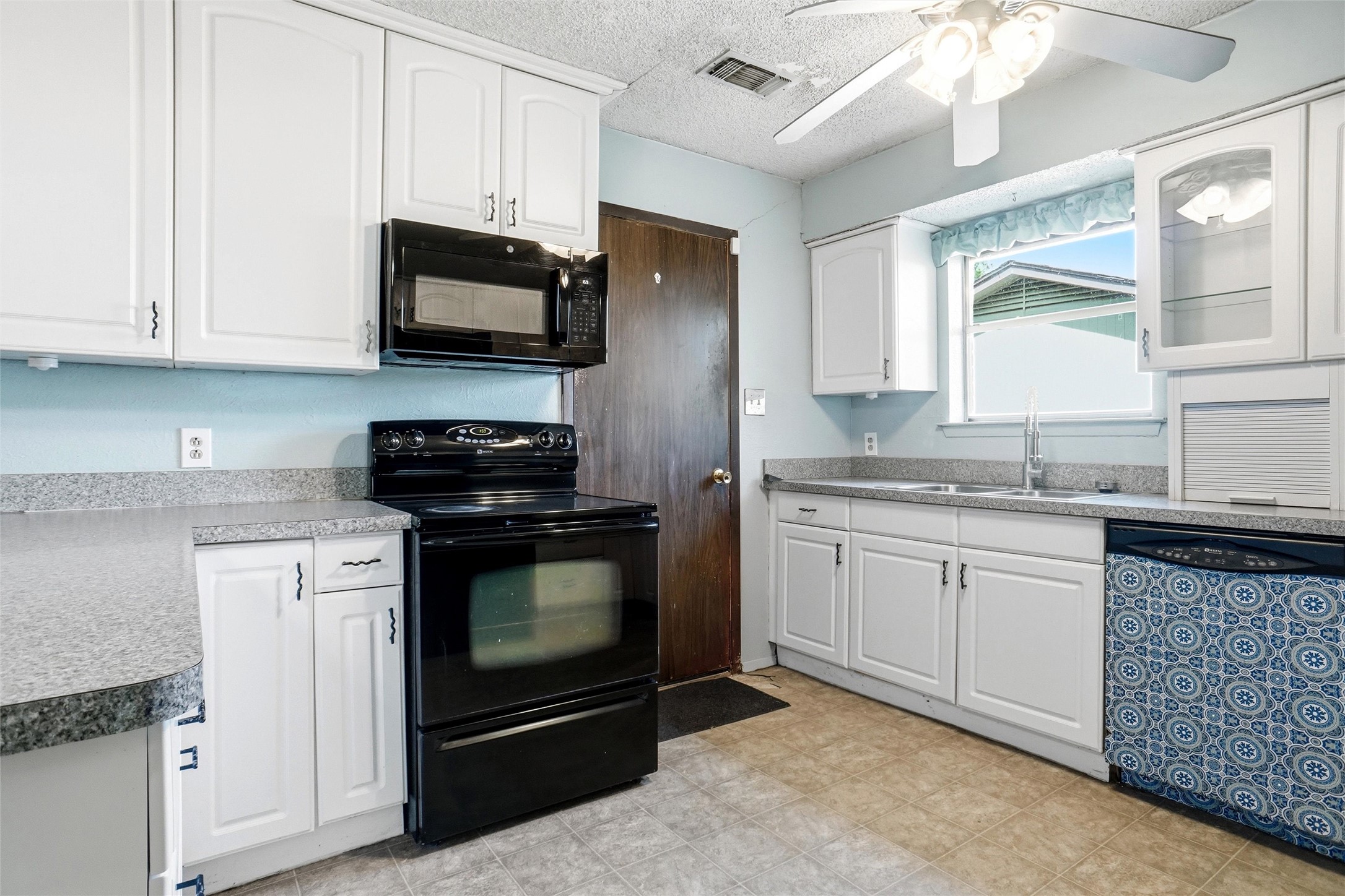 841 Lake View Ridge White Settlement TX 76108