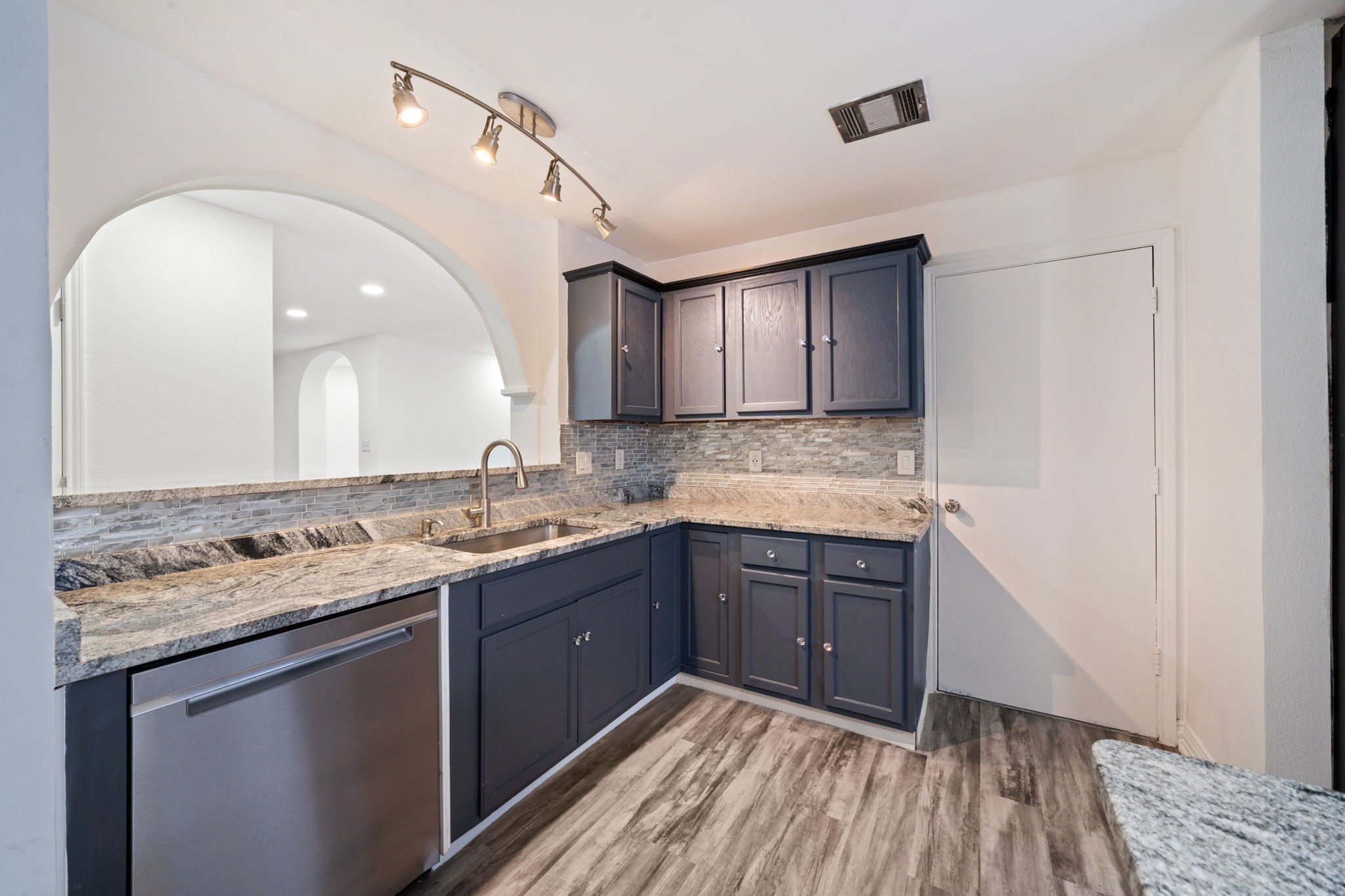721 Keessee Drive Cedar Hill TX 75104
