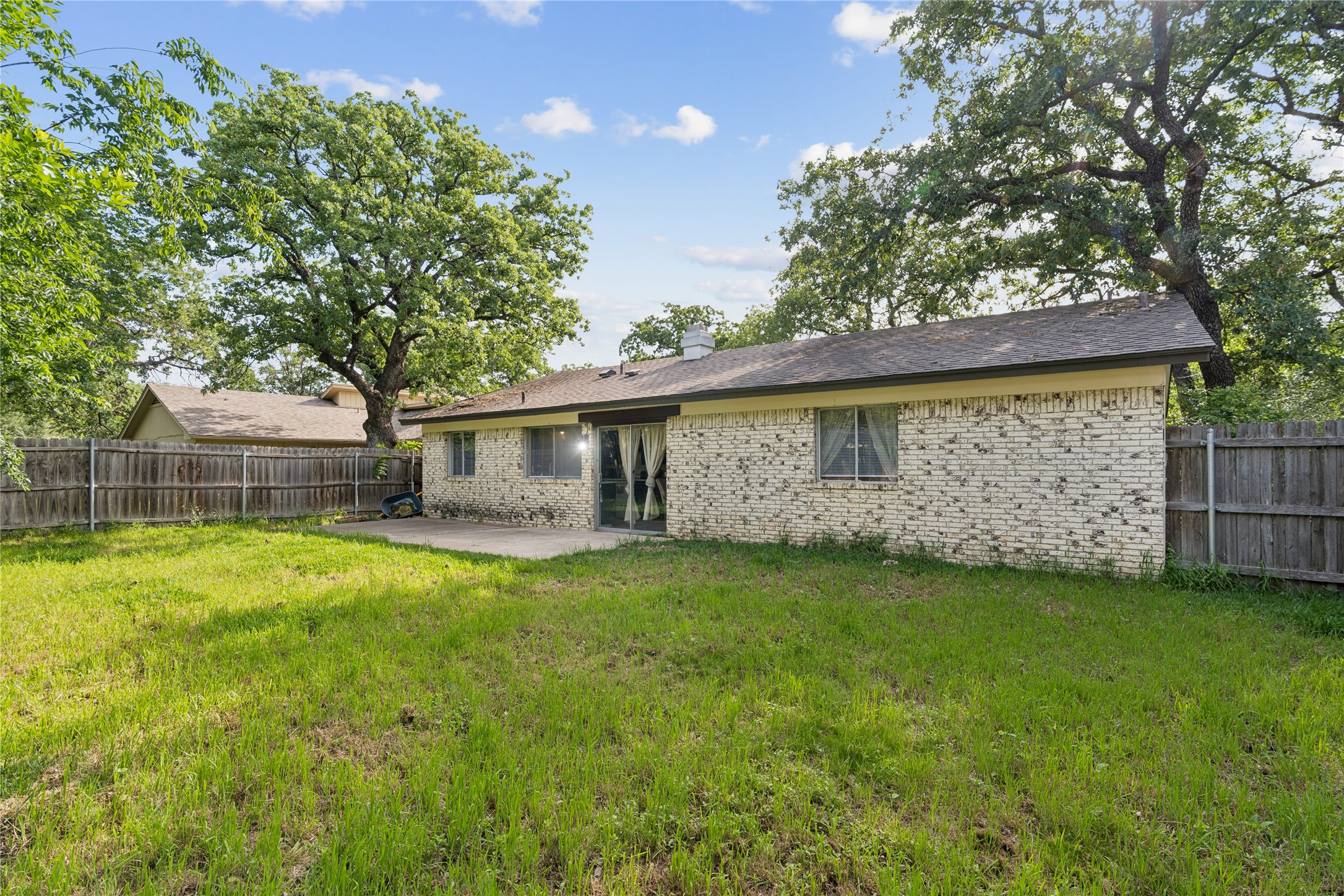 1213 Pin Oak Drive Denton TX 76209