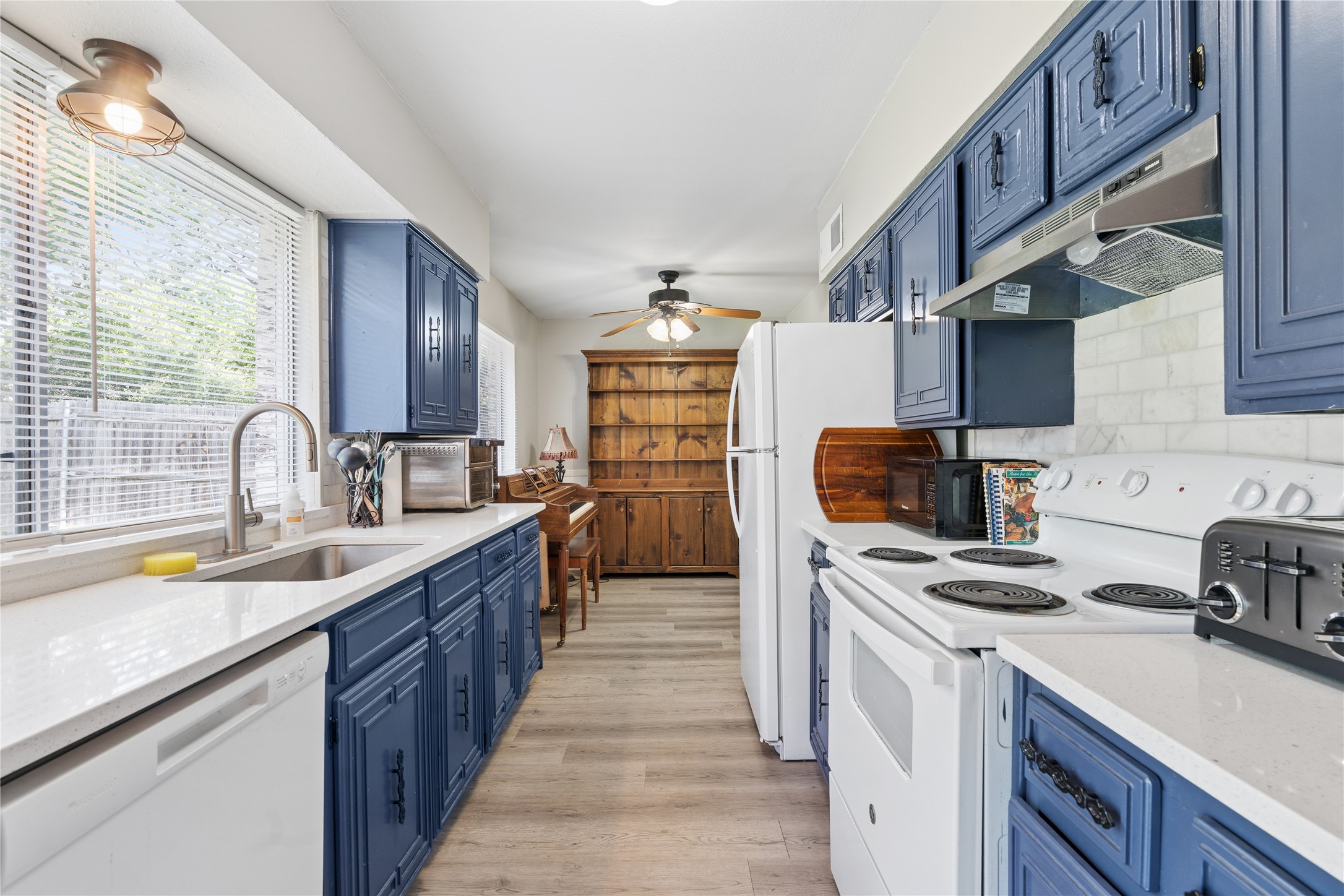 1213 Pin Oak Drive Denton TX 76209