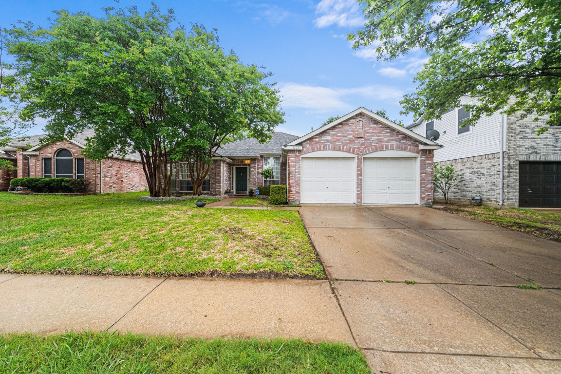 7703 Albany Lane Arlington TX 76002