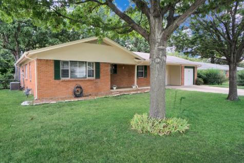 1221 Bradford Drive Hurst TX 76053