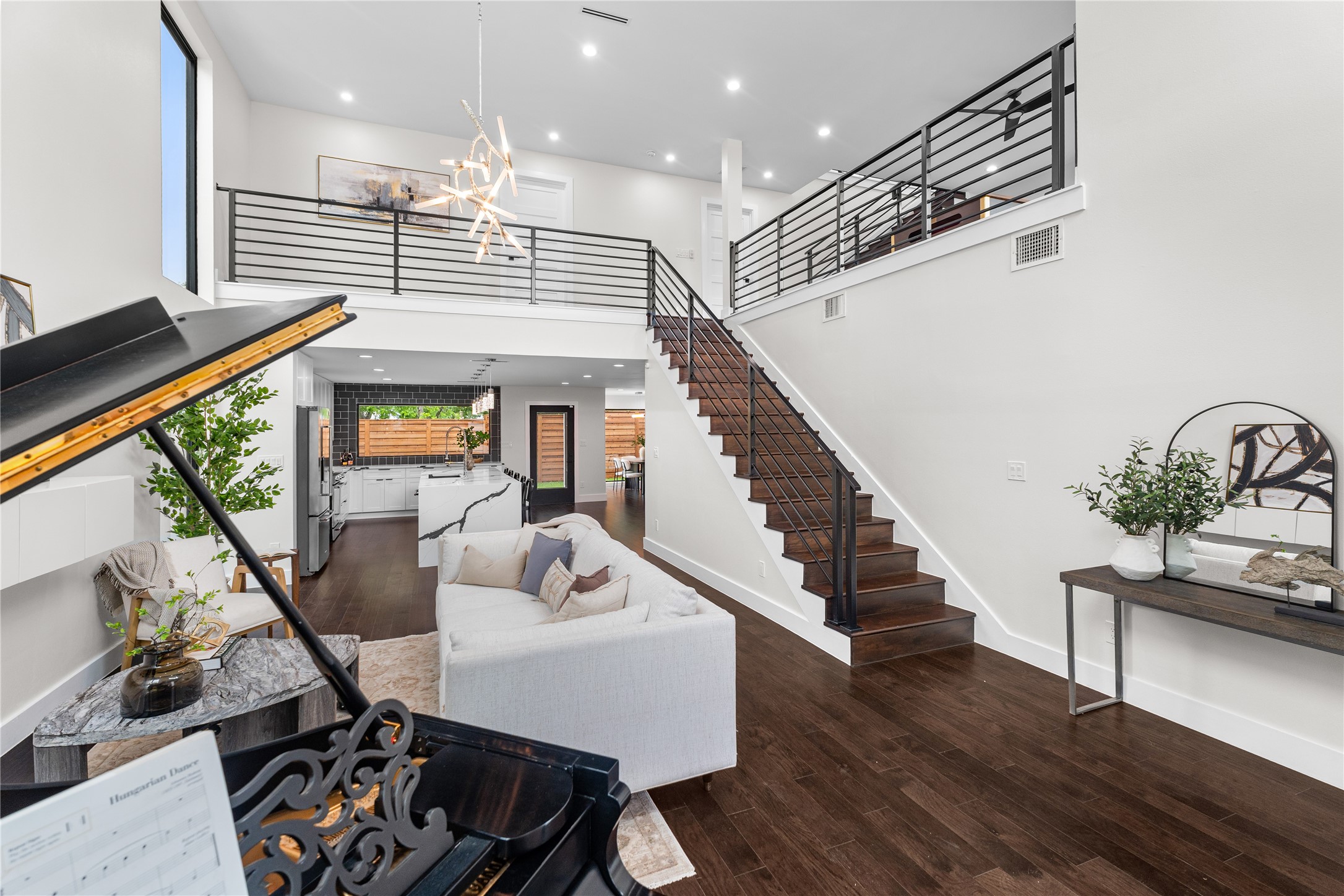 3321 Coronet Boulevard Dallas TX 75212