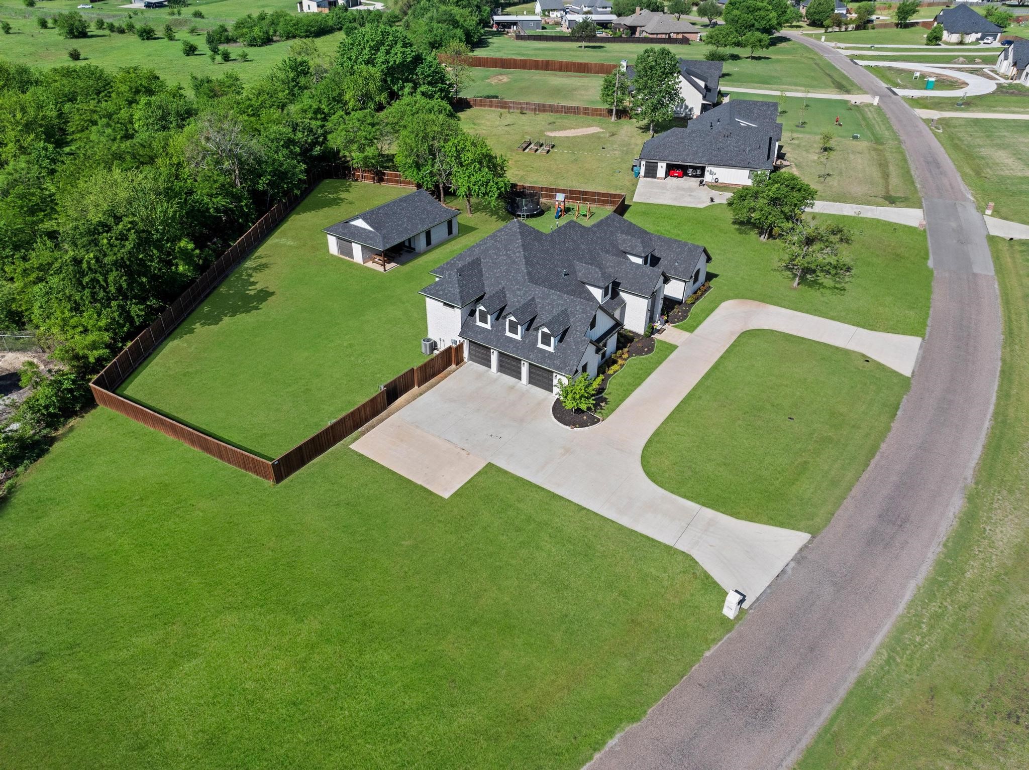 2214 Norwood Street Sherman TX 75092