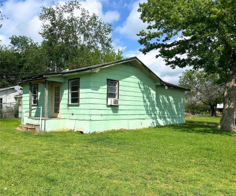 202 N 1st Street Point TX 75472