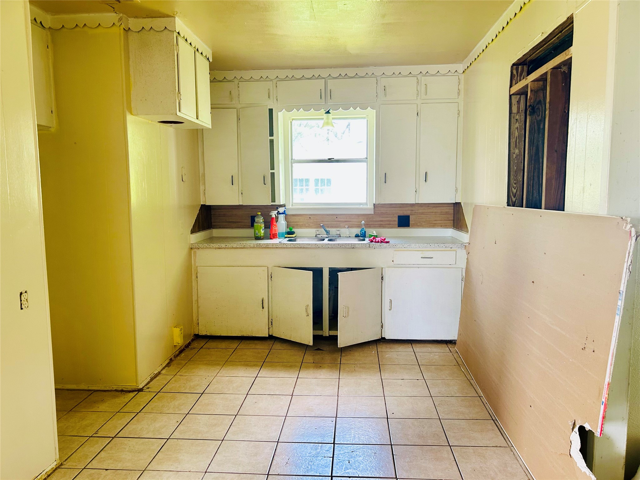 202 N 1st Street Point TX 75472