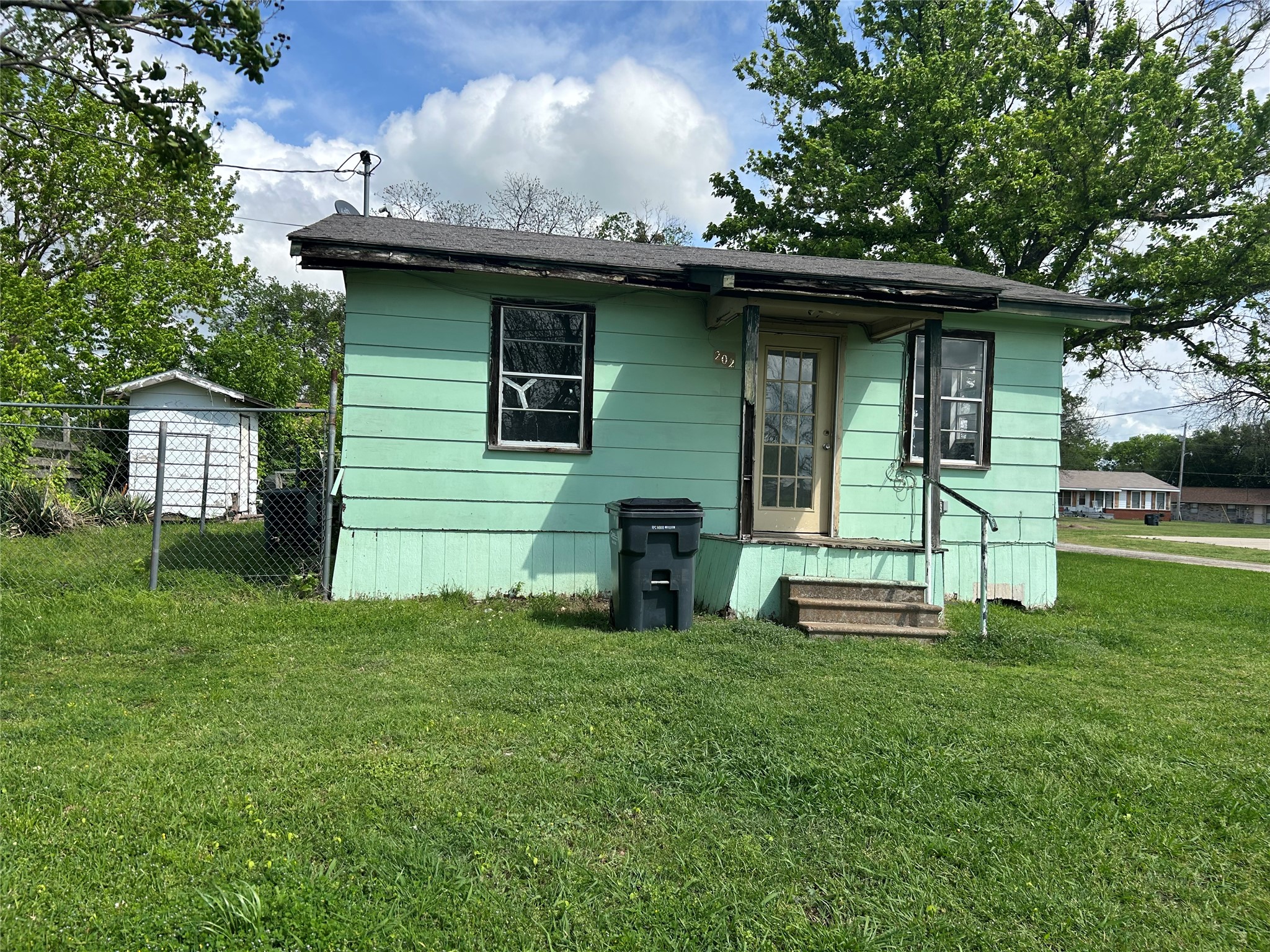 202 N 1st Street Point TX 75472